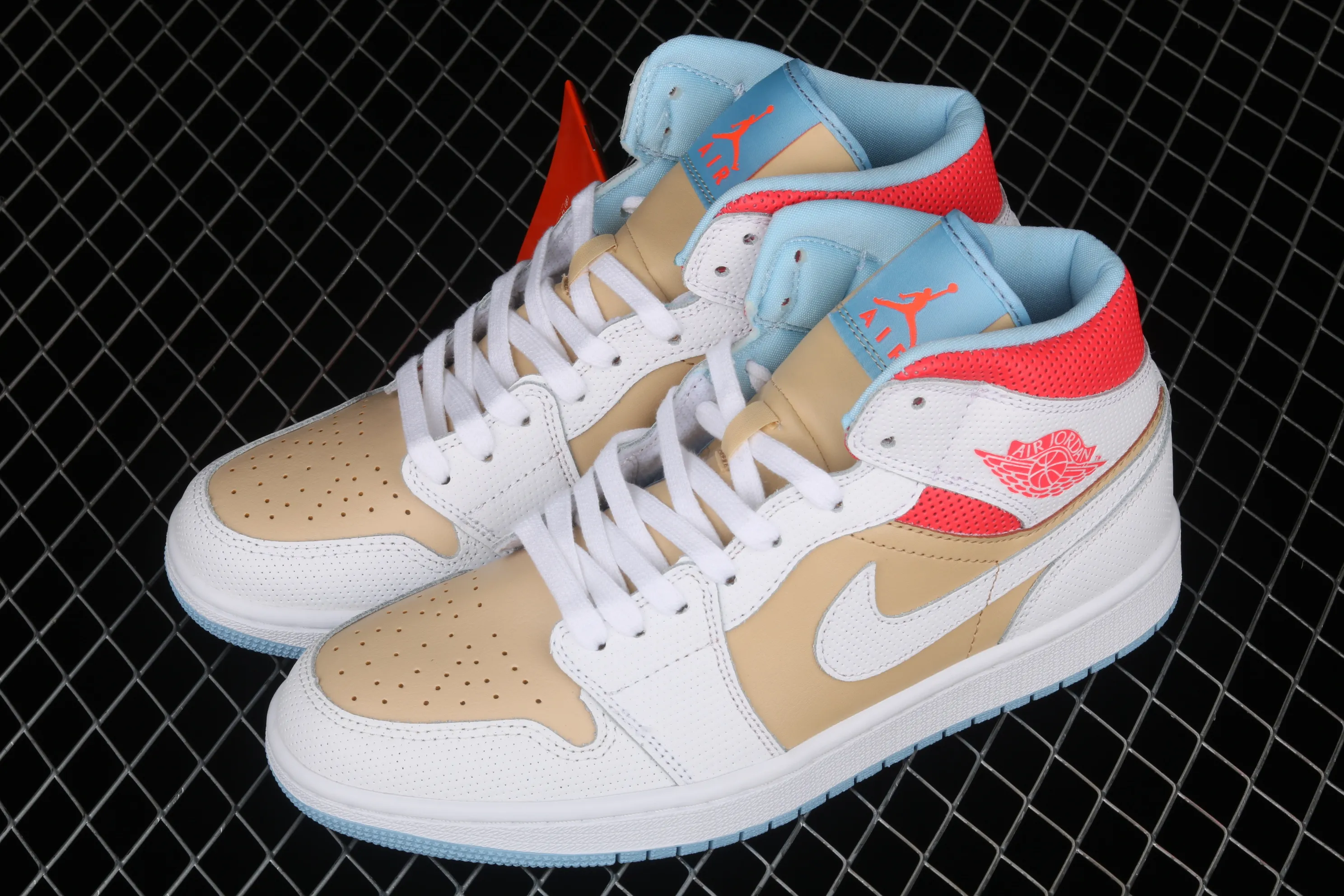 All Categories Air Jordan Jordan Series Basketball Shoes Air Jordan 1 Mid Air Jordan 1 Mid SE AJ1 Joe 1 Sesame Color China Basketball Shoes CZ0774-200